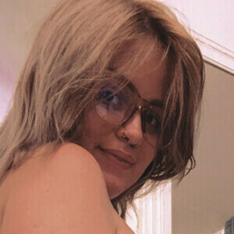 BaddieeBabe free model pic