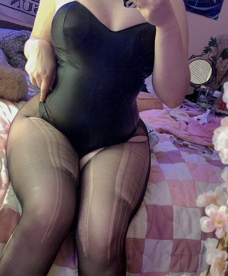 Luvvful model nudes images