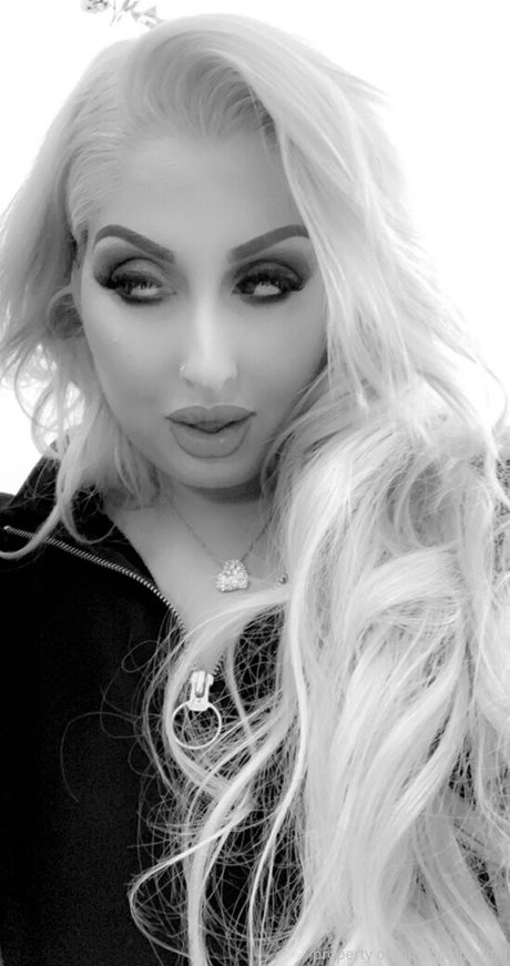 female midget onlyfans exclusive img