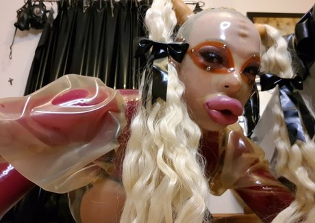 evelyndoll top model photo