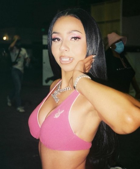 Mariah The Scientist art star pics