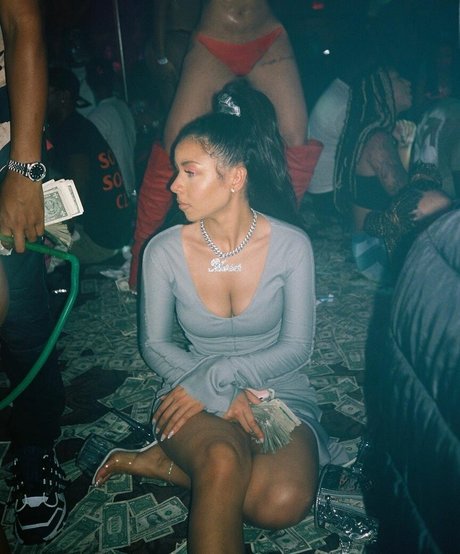 Mariah The Scientist top model pics