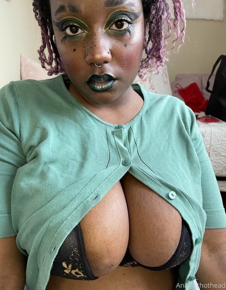 thothead erotic pornstar img