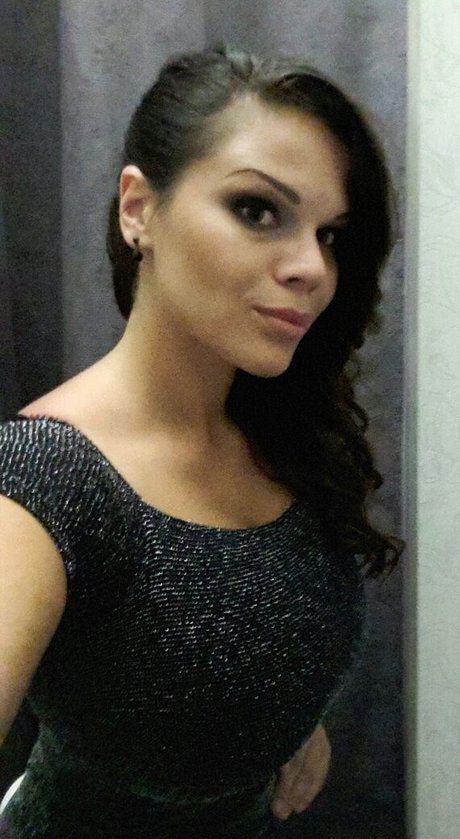 Maria Von Zarring model adult image