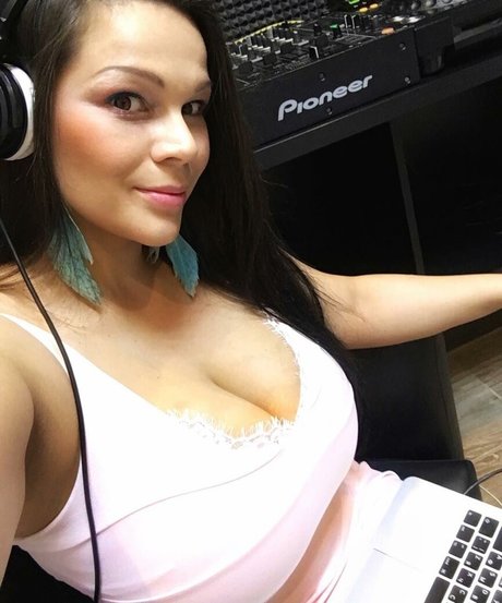 Maria Von Zarring model hd pic