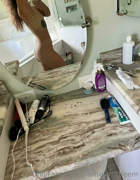 LimitlesslittleM erotic model galleries