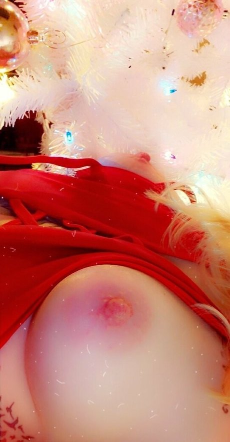 skyestone9 naked actress picture