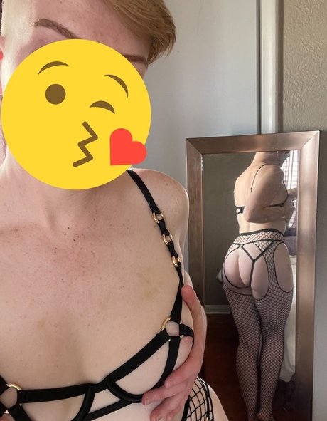 Peachy Peaks sex actress pics