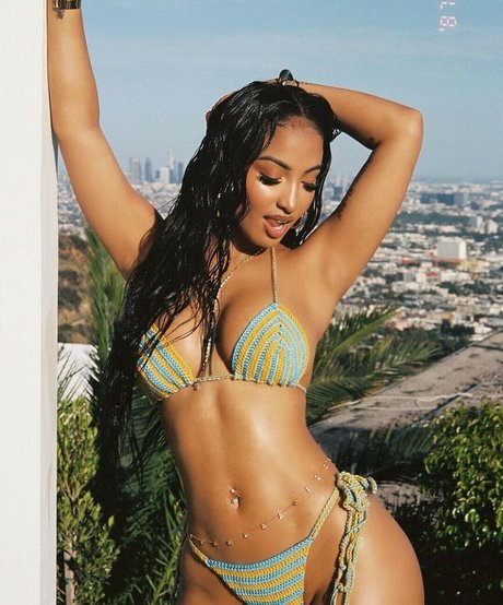 Shenseea erotic actress pics