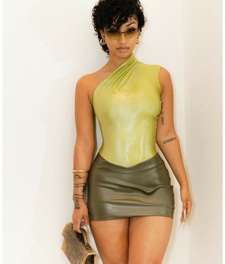 Shenseea pornstar adult pictures