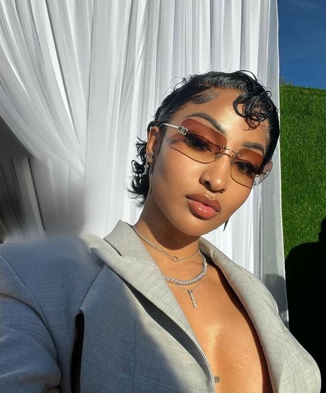 Shenseea sexy star pics