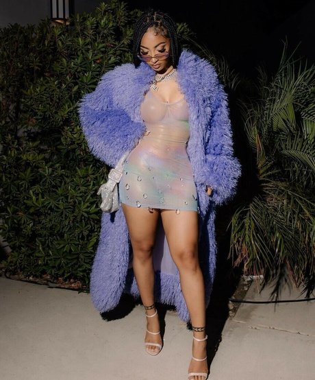 Shenseea star sex pic