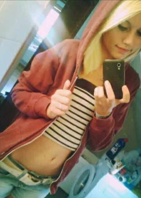 Gina gzuz model art picture