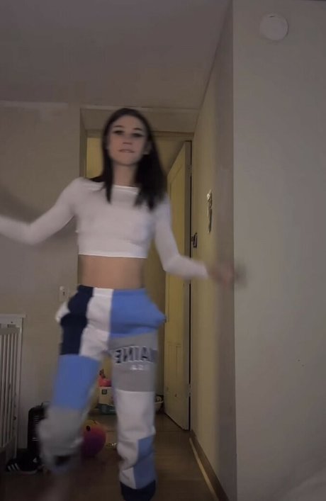 Brianna Lewis star porn image