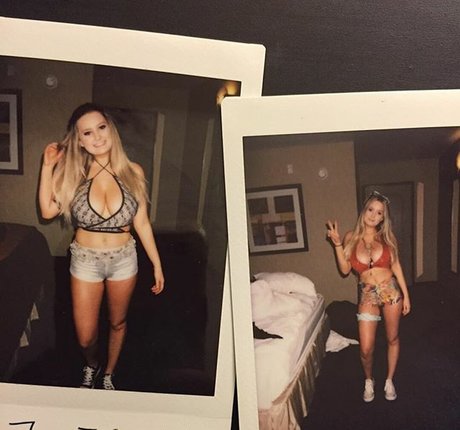 itssbriibitchh erotic model photo