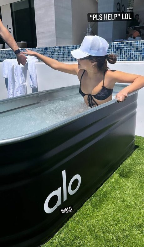 Tessa Brook hd actress pictures