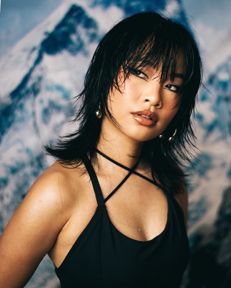 Yu Ling Wu pornstar pics