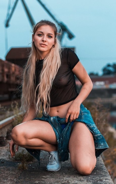 KayFit star erotic images