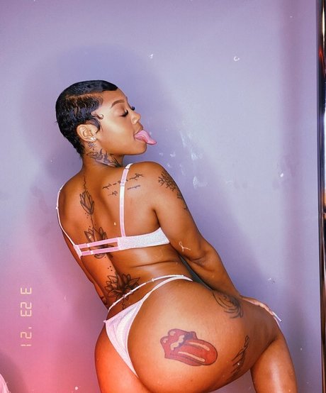 Tay1our xxx pornstar images