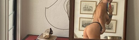 boukjegerdes hot star photo