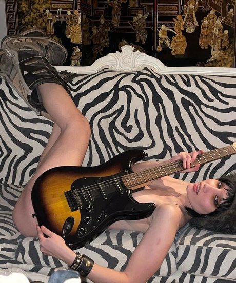 amargo deleite model naked pics