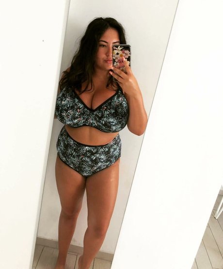 Darci Ormiston perfect actress pics