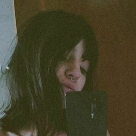 Kitkitsune model exclusive pics