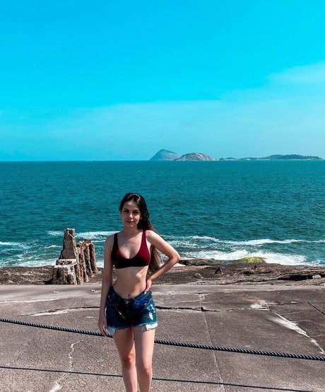 Laryssa Bitencourt exclusive actress gallery