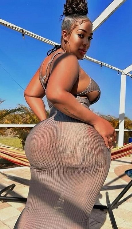 ActingLightskin pretty pornstar photo