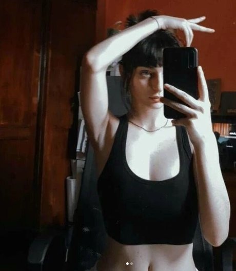 prishillamora perfect pornstar img