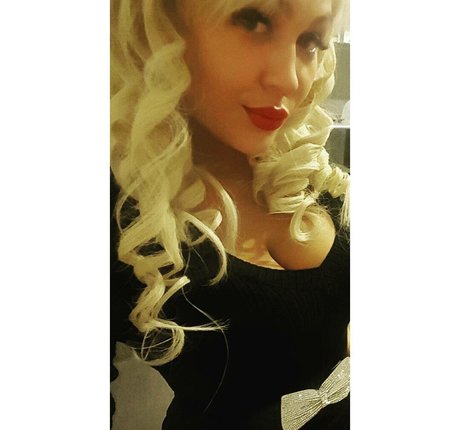 Marina Burnashova art model photos