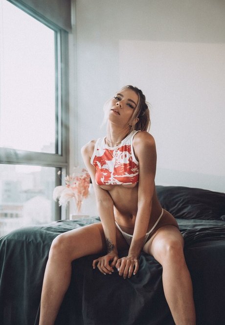 ibruna star nudes picture