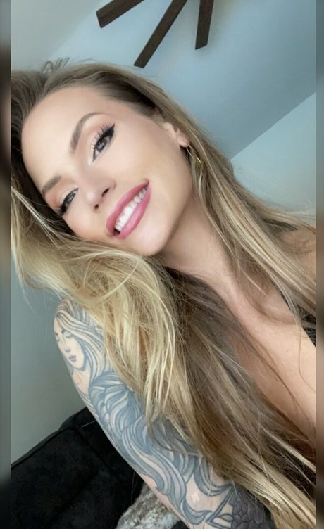 Lou Taylor model porn pic