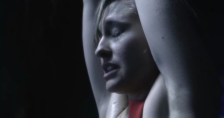 Allison Mack naked star img