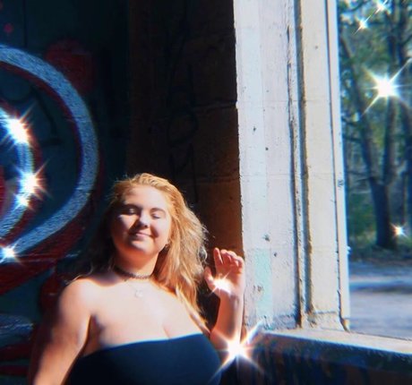 Amberly top pornstar pictures