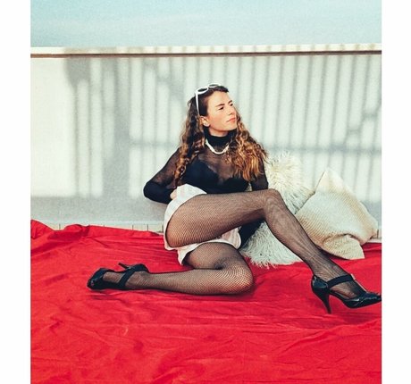 Burcu Bakdur art pornstar gallery