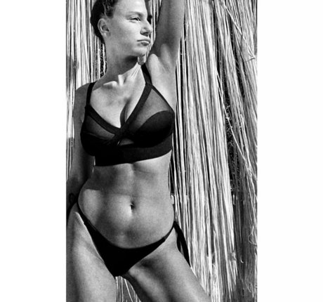 Burcu Bakdur sexy star images