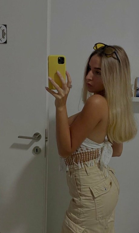 Noa Perets nude model photos