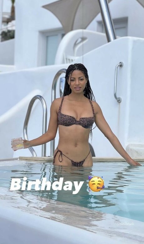 Camille Hyde free model gallery