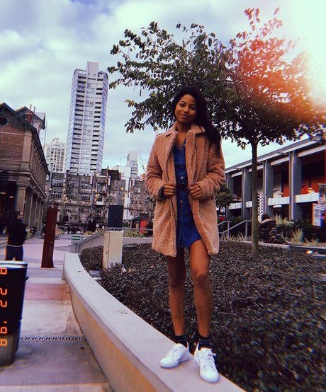 Camille Hyde model xxx picture