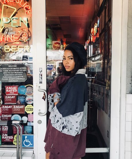 Camille Hyde perfect model photos