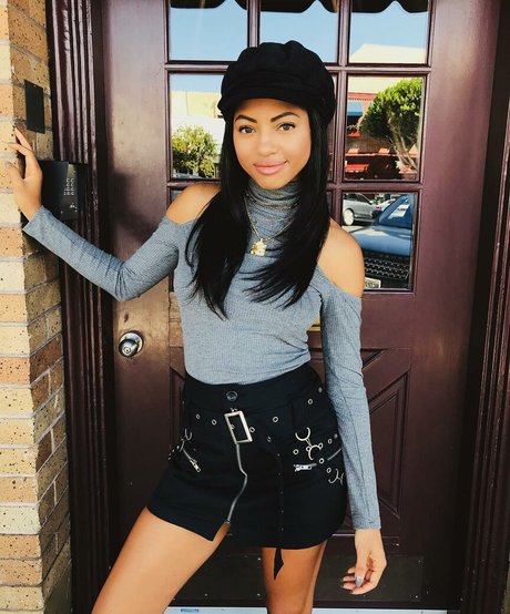 Camille Hyde star beautiful image