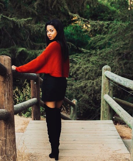 Camille Hyde star sexy galleries