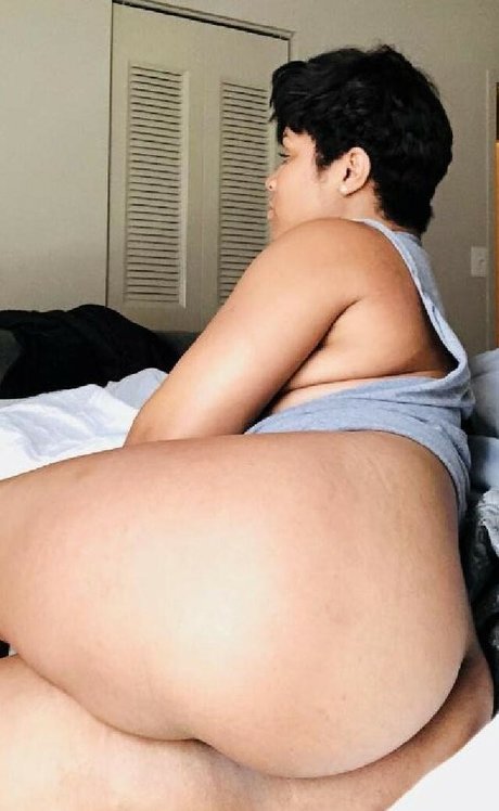 Ashley Zee pretty pornstar gallery