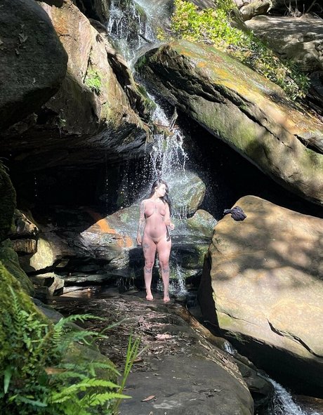 Valkyrie May model naked pictures