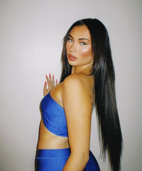 Gianna Luke high quality model pic