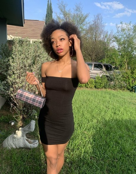 chynaunique pretty star photo