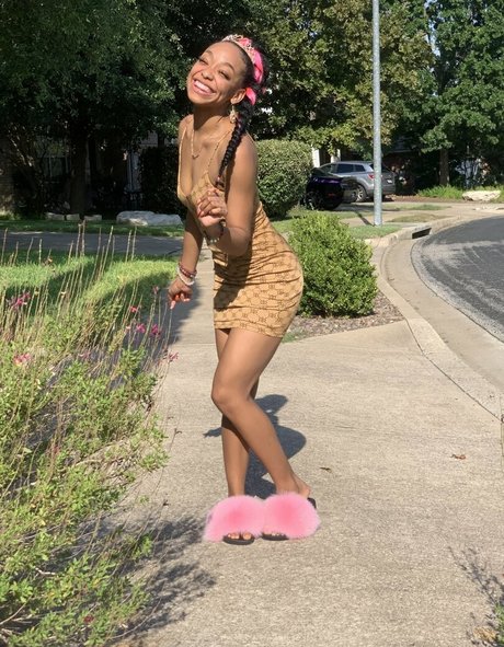 chynaunique star sexy pics