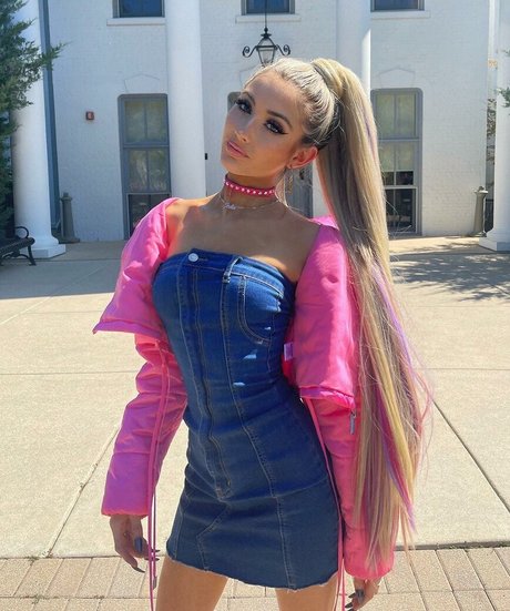 Sofie SanFilippo art model archive