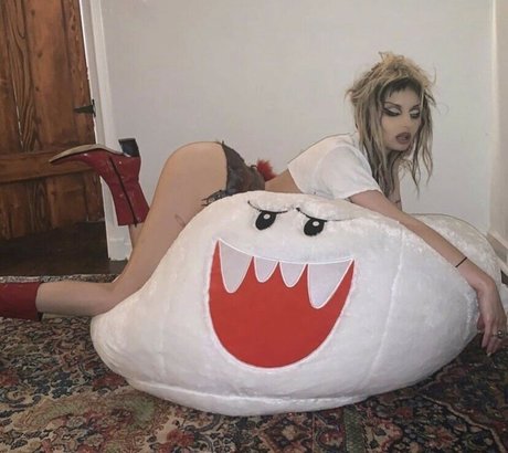 LilithLevisis art pornstar galleries